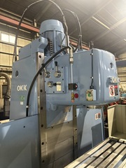 OKK NCフライス盤 RRM-3V