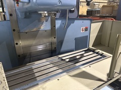 OKK NCフライス盤 RRM-3V