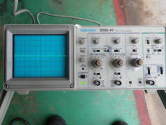 テクトロニクス Tektronix　オシロスコープ　2205-40
