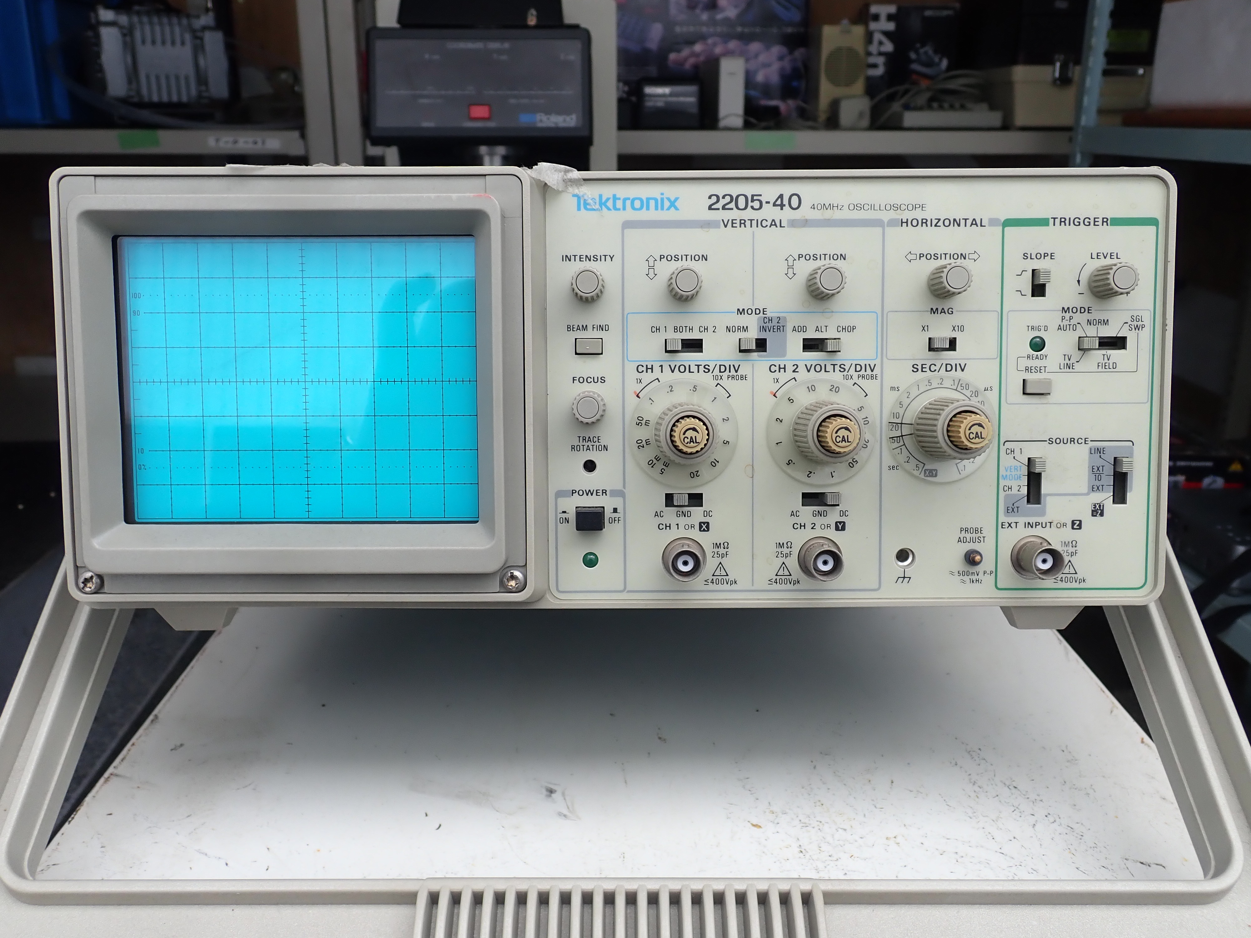テクトロニクス Tektronix　オシロスコープ　2205-40