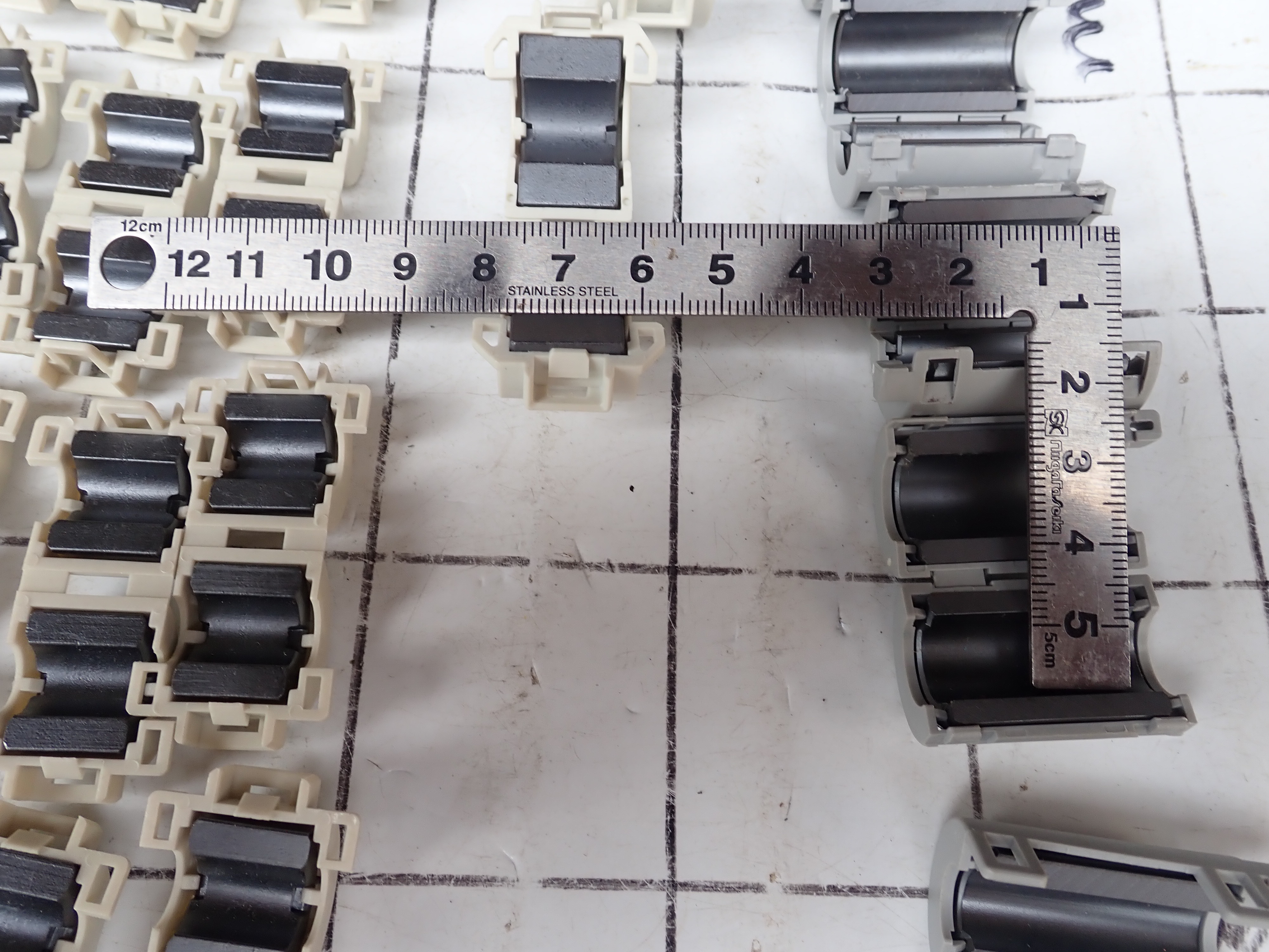 TDK  KG  MEC フェライトコア　TDK  KG  MEC