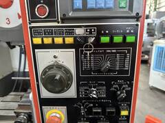 キラ 立マシニング（BT30） VTC-30