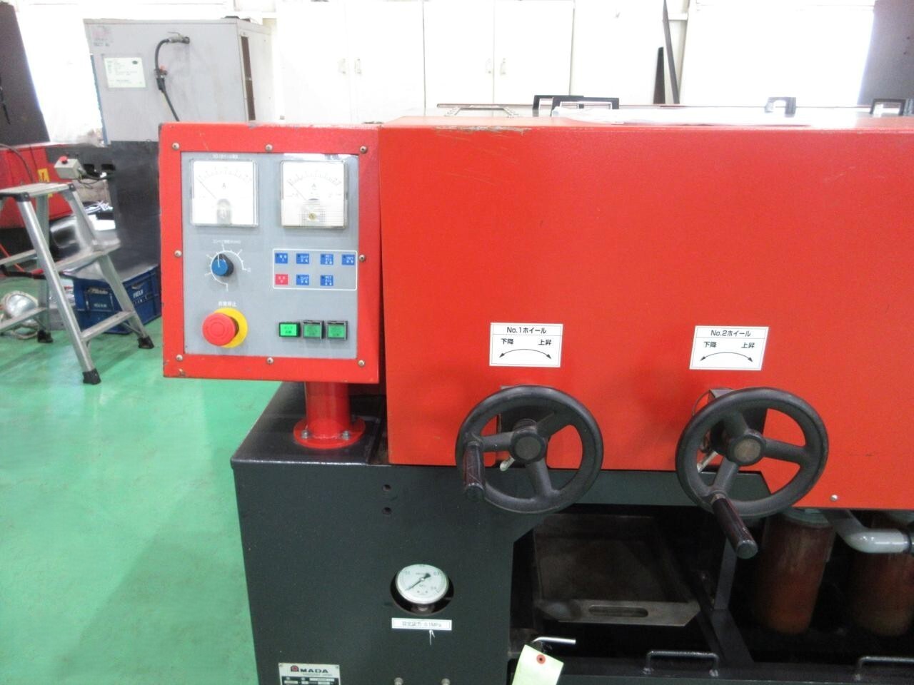 アマダ バリ取り機 IBT-610II