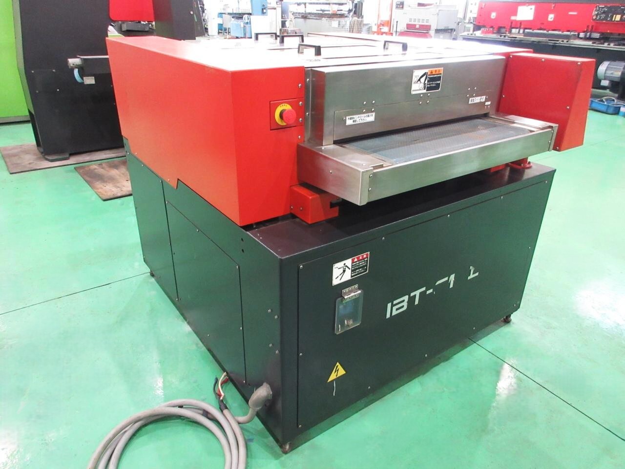 アマダ バリ取り機 IBT-610II