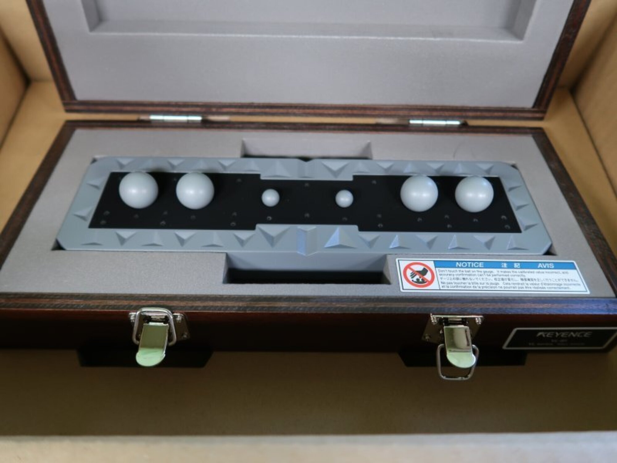 キーエンス ３Ｄスキャナー VL-700