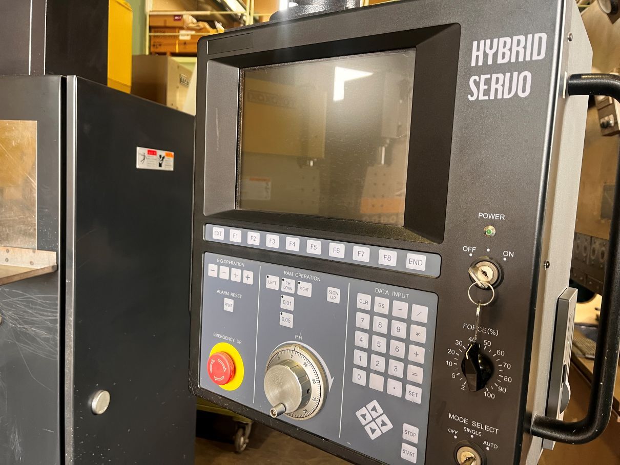 東洋工機 ハイブリッドプレスブレーキ HYB306