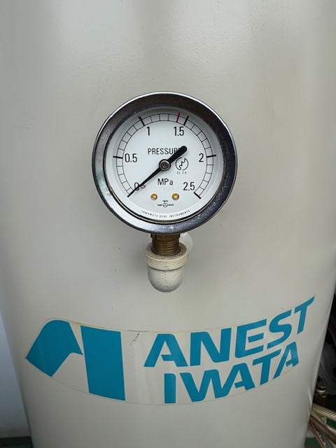 アネスト岩田 7.5kw(10馬力)レシプロパッケージコンプレッサー CLP75B-8.5D