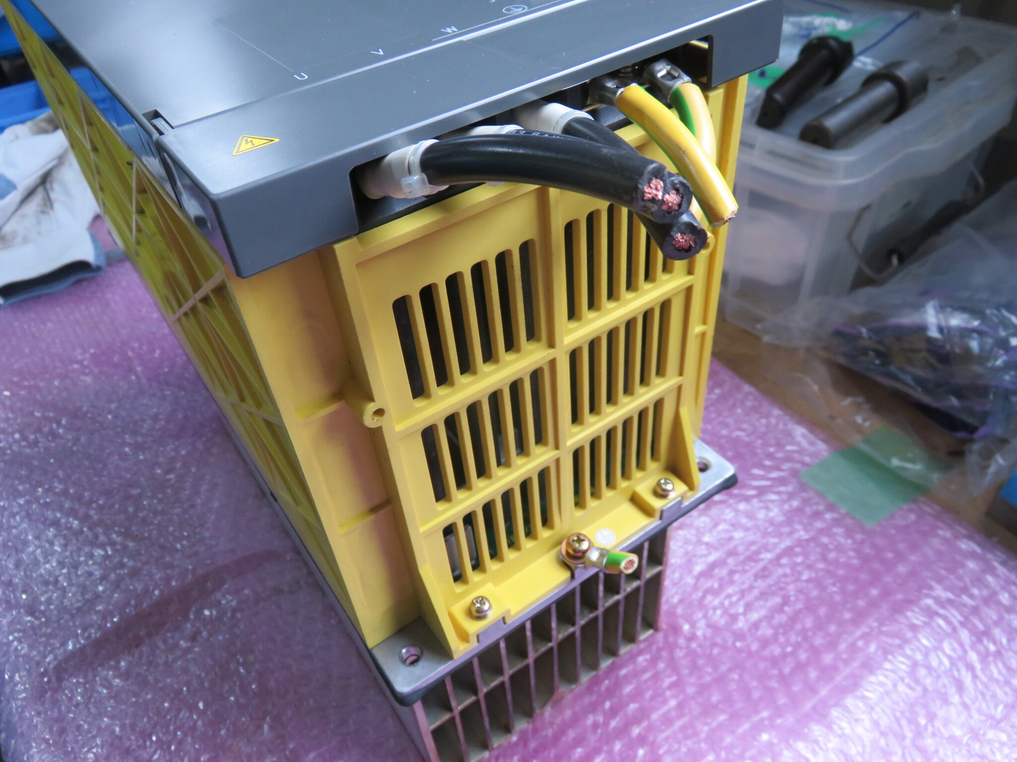 ファナック サーボアンプ A06B-6088-H215＃H500＃EM