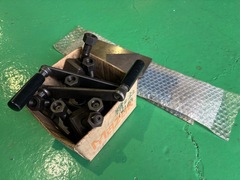 ツダコマ メカ増力マシンバイス Vi-1627