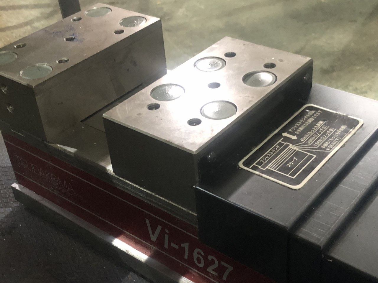 津田駒工業 マシンバイス Vi-1627