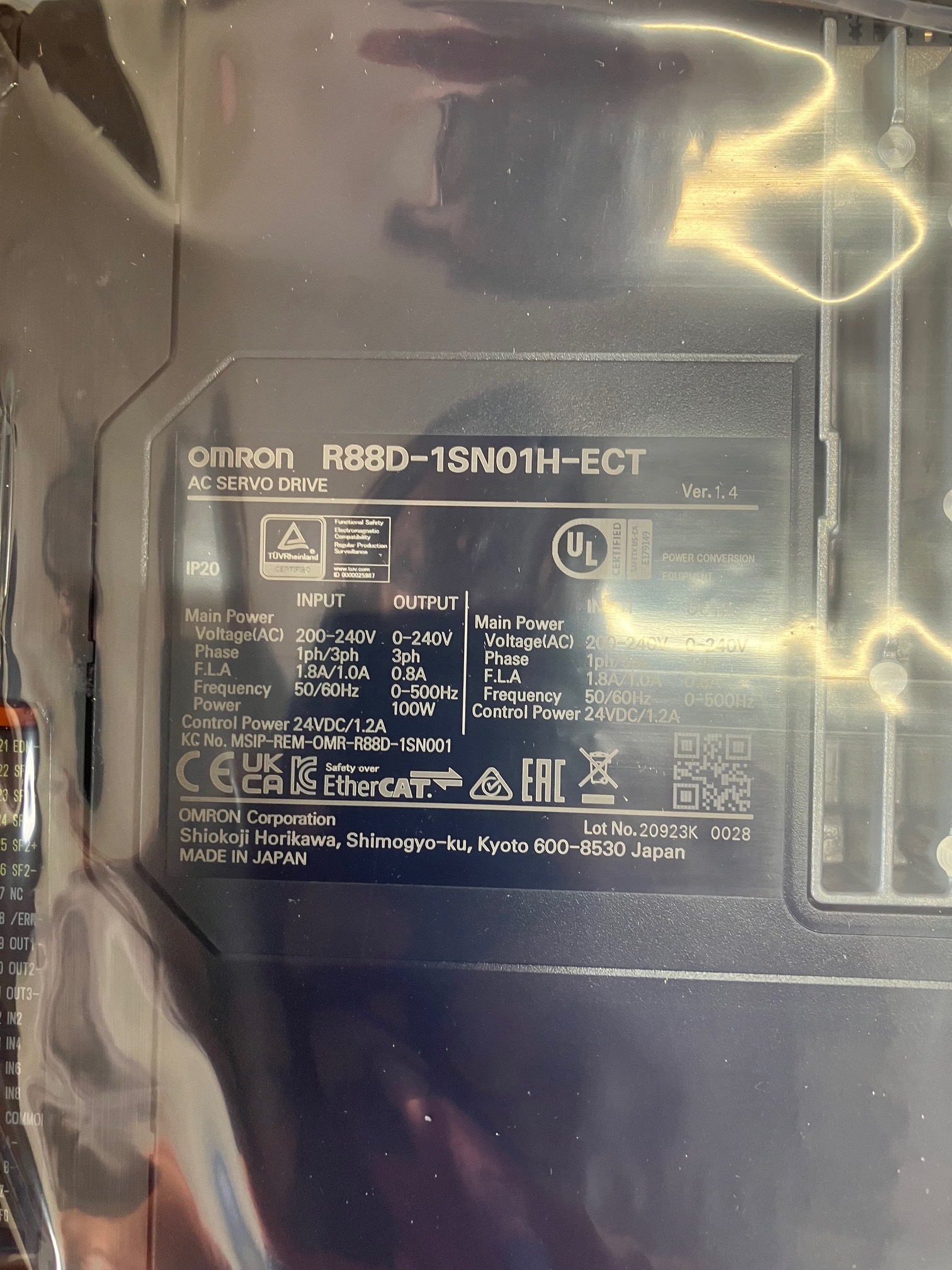 オムロン ACサーボドライバー R88D-1SN01H-ECT