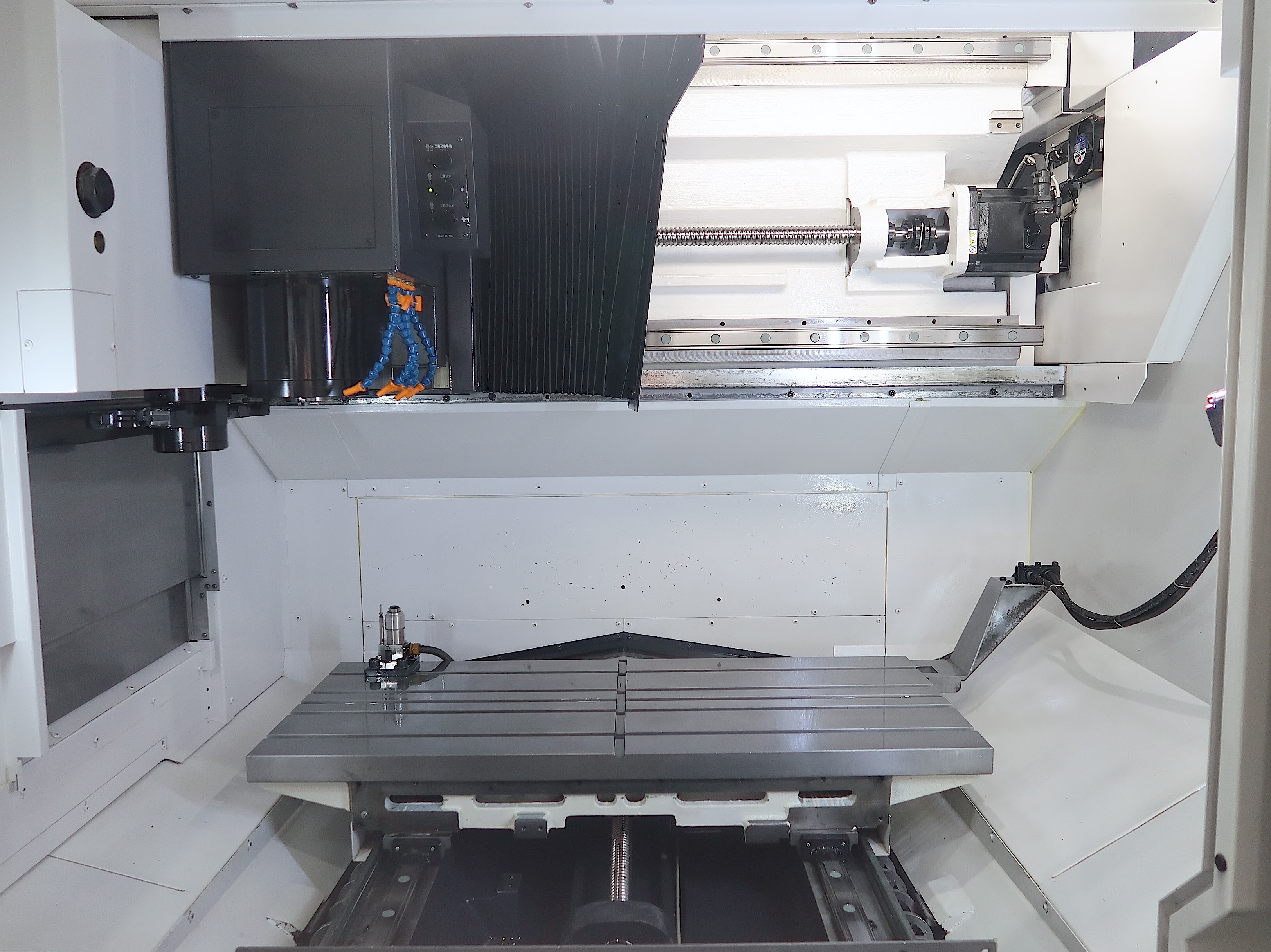 オークマ 立型マシニングセンター GENOS M560-V