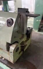 日研工作所 万能傾斜テーブル NST-300HP