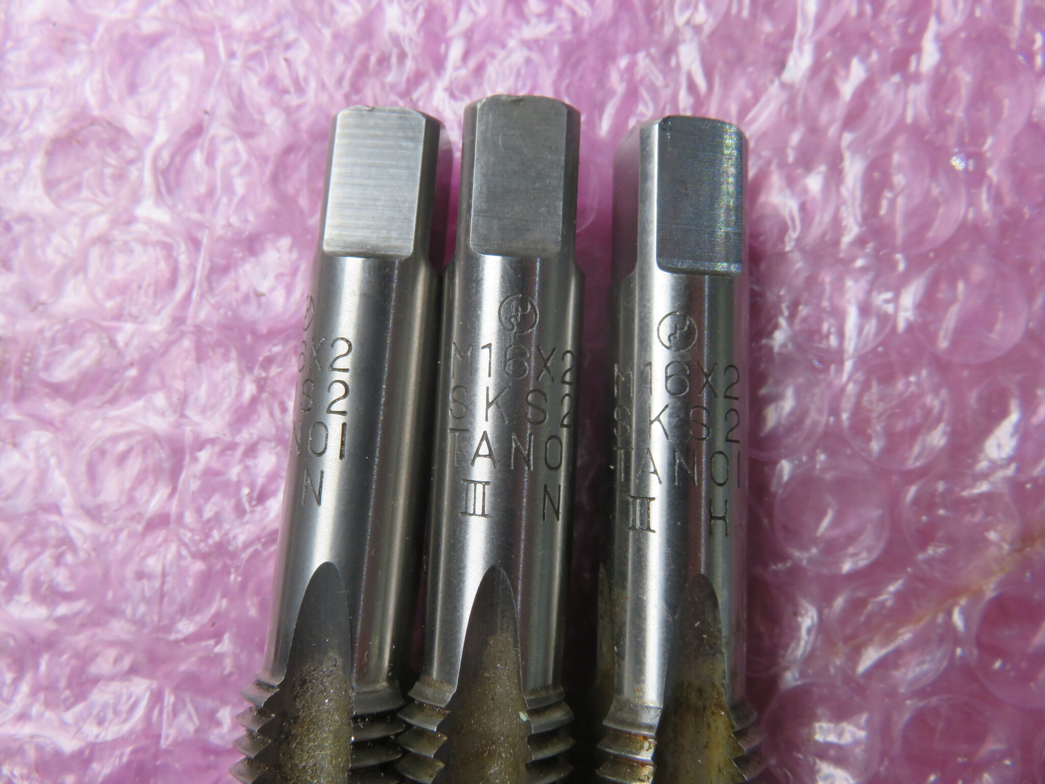 不明 ハンドタップ M16x2,18x8,M18x1