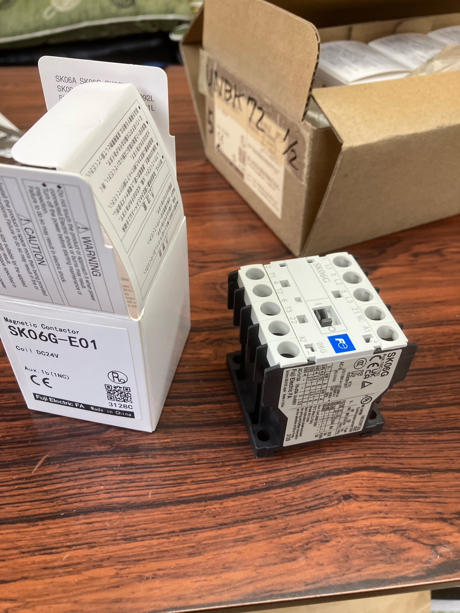 富士電機（Fuji） マグネットコンタクター SK06G-E01