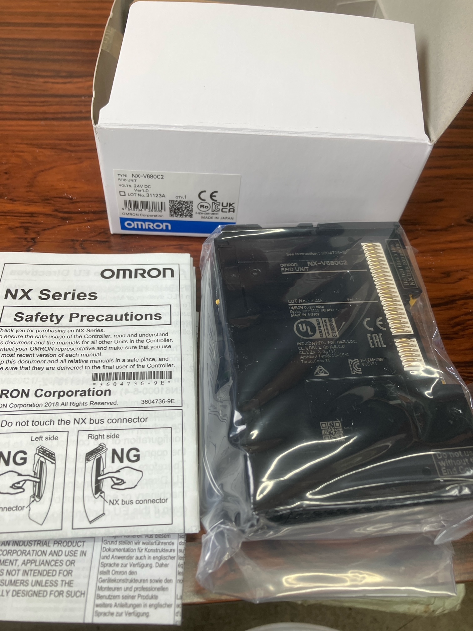 オムロン RFID通信ユニット NX-V680C2