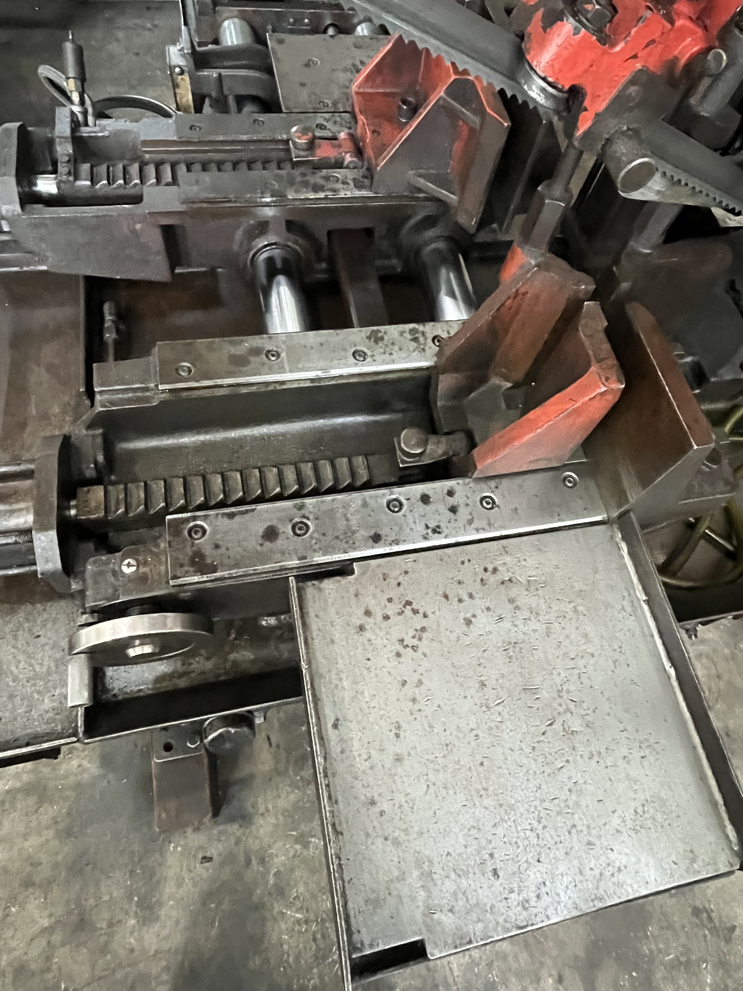 アマダ バンドソー(自動送り) HA250B