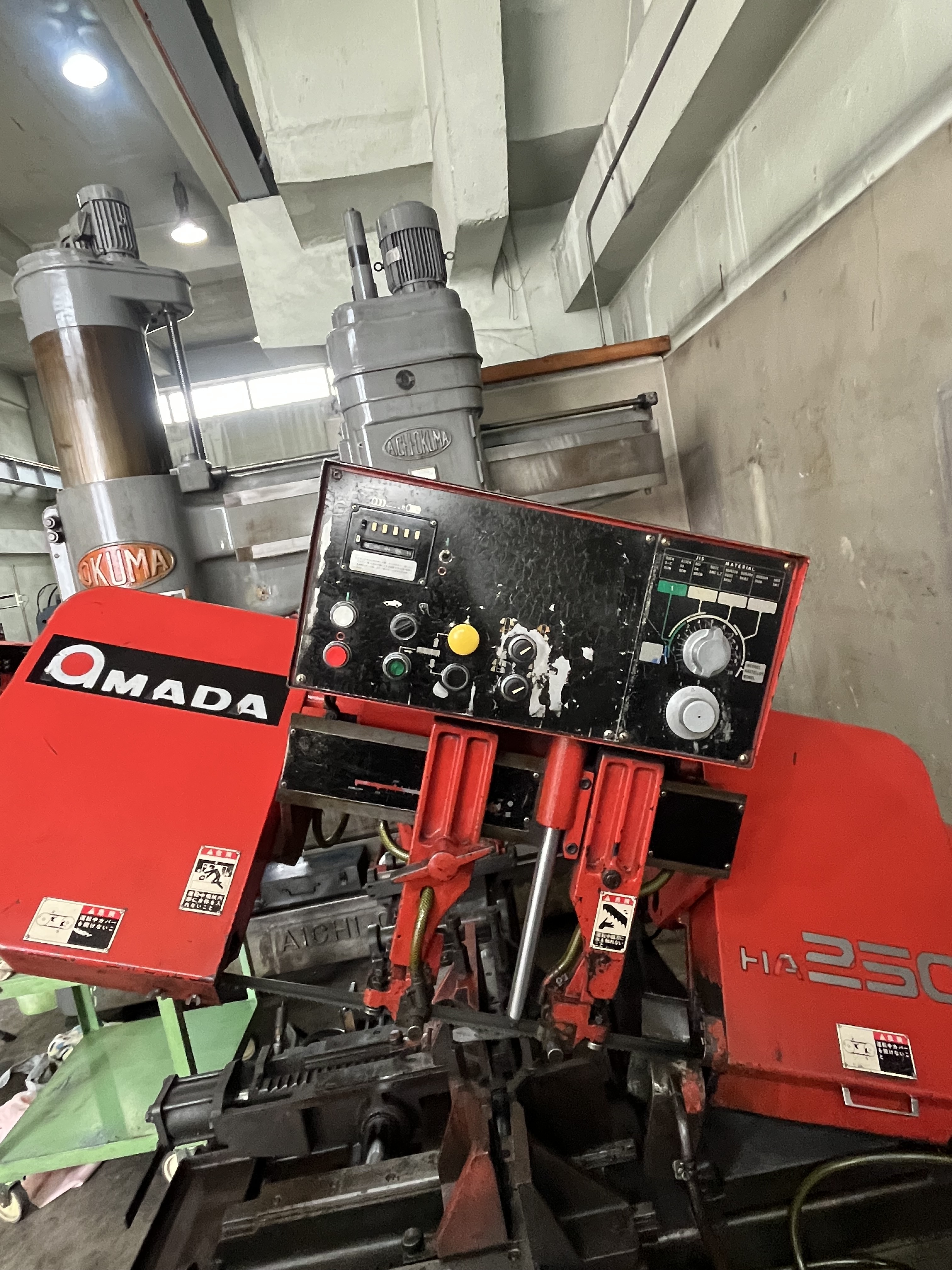 アマダ バンドソー(自動送り) HA250B