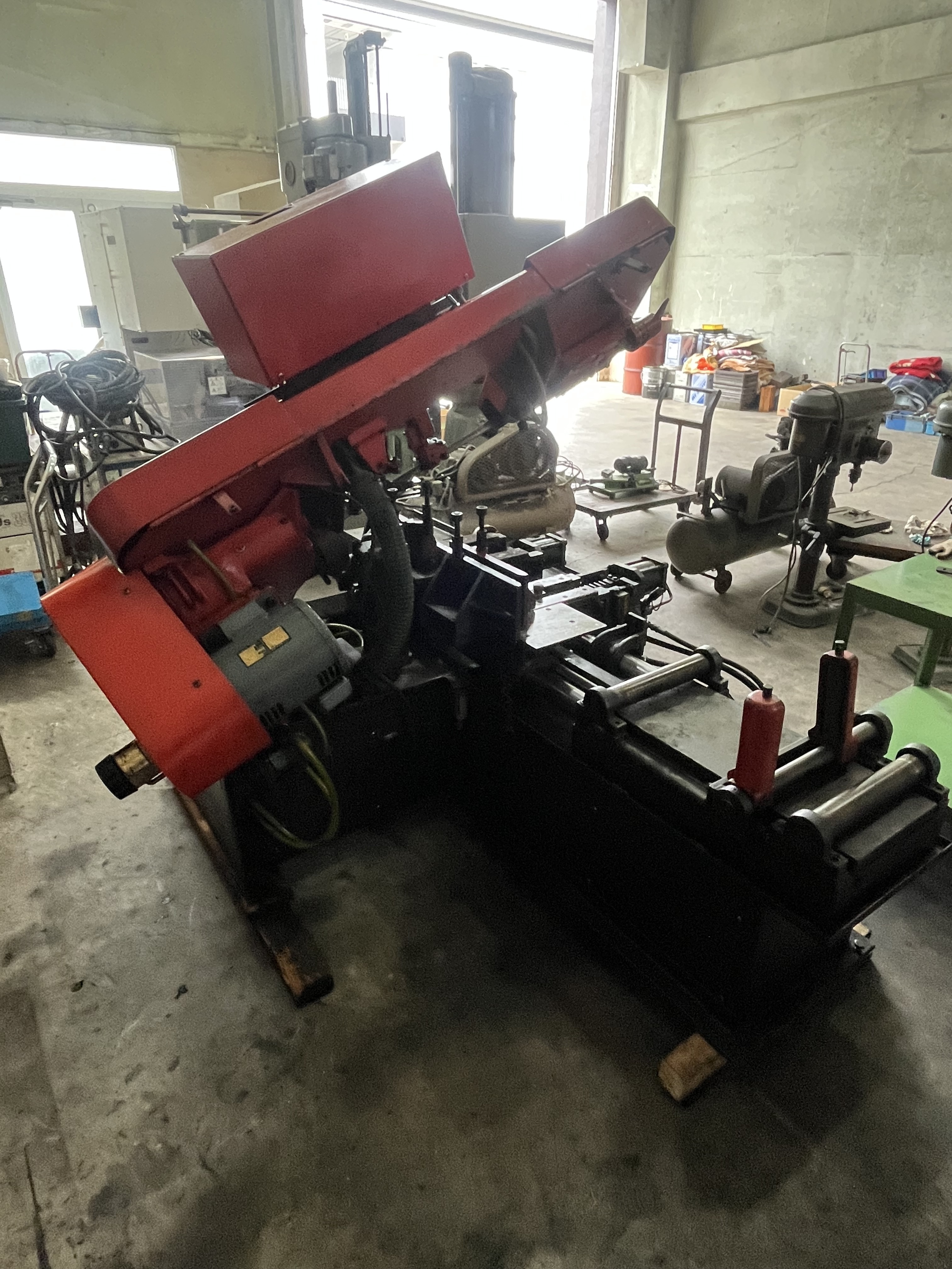 アマダ バンドソー(自動送り) HA250B