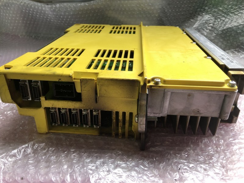ファナック／FANUC サーボアンプ 【サーボアンプ】A06B-6090-H233