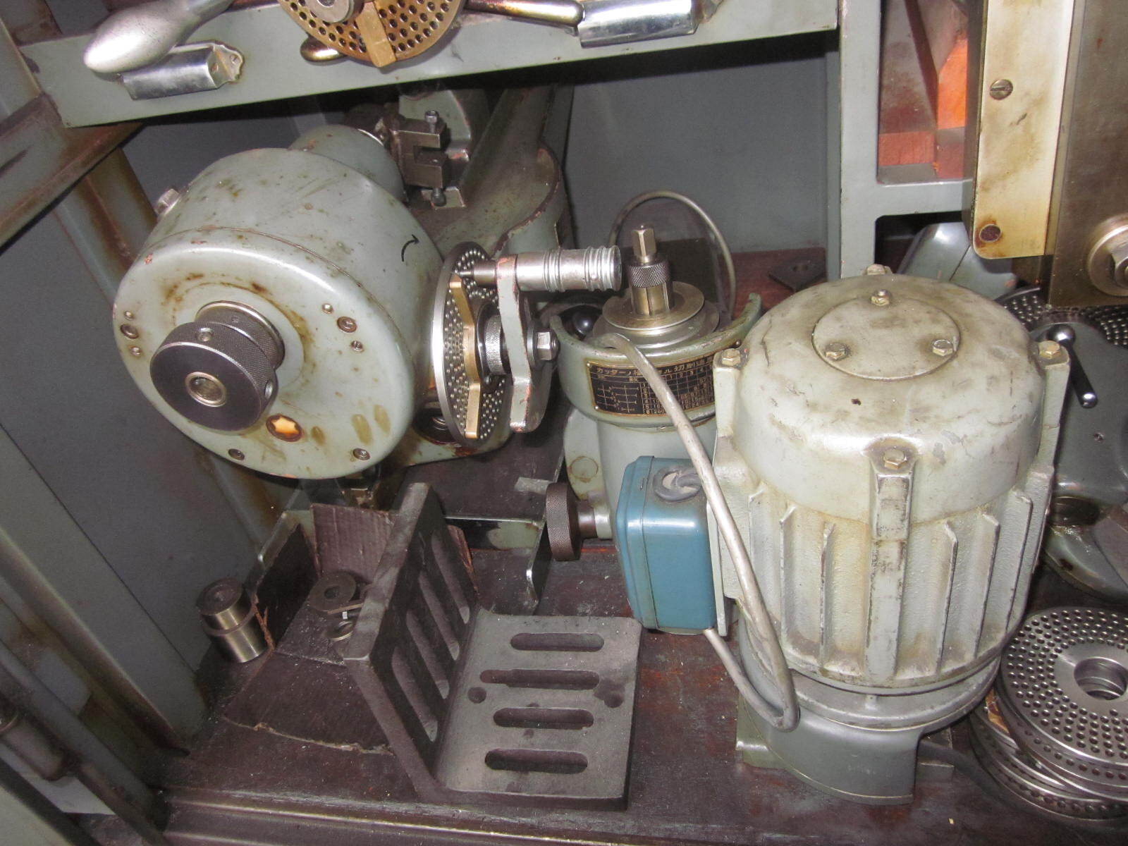 理研製鋼 万能フライス RTM-2