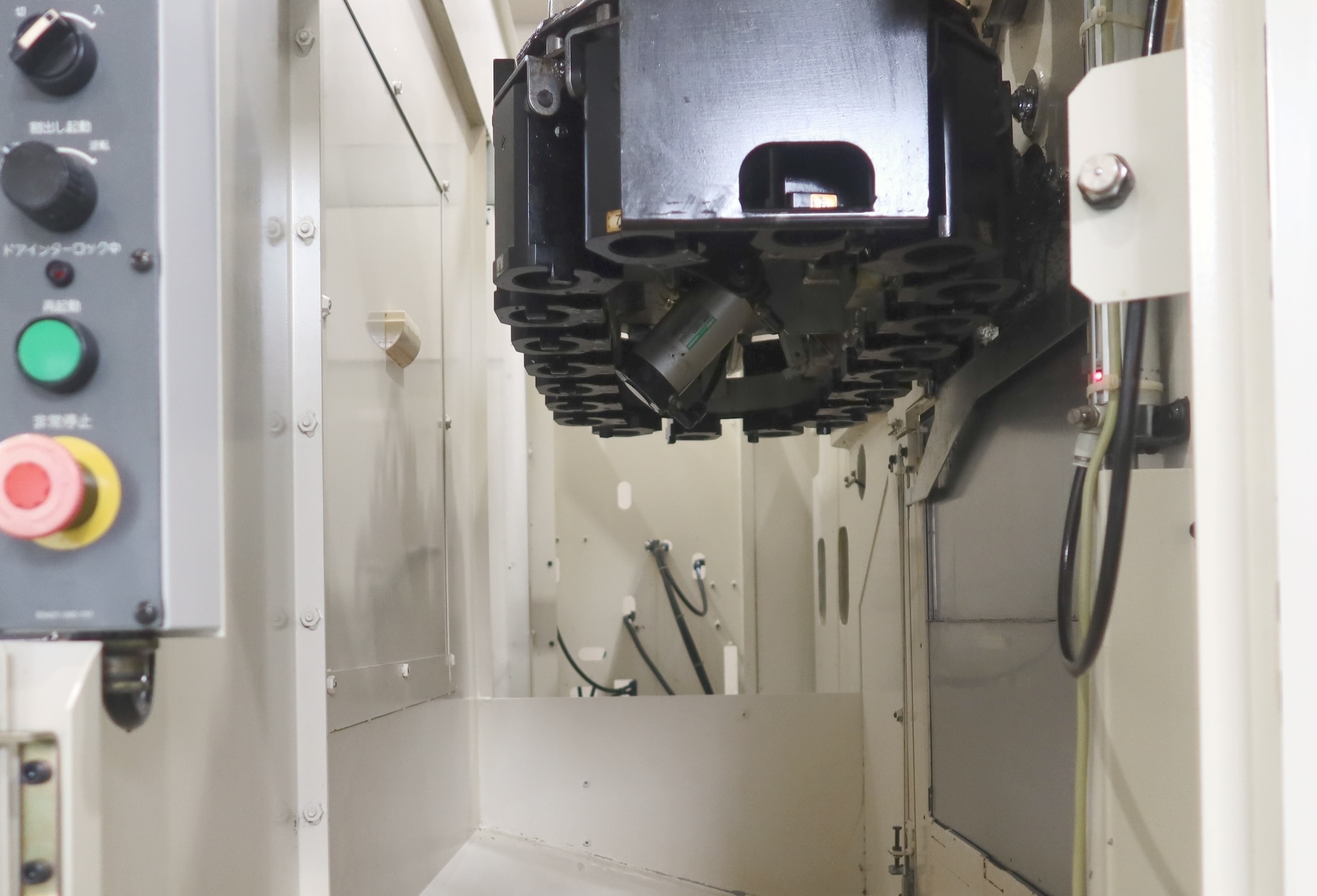 オークマ 立型マシニングセンター MB-56VA