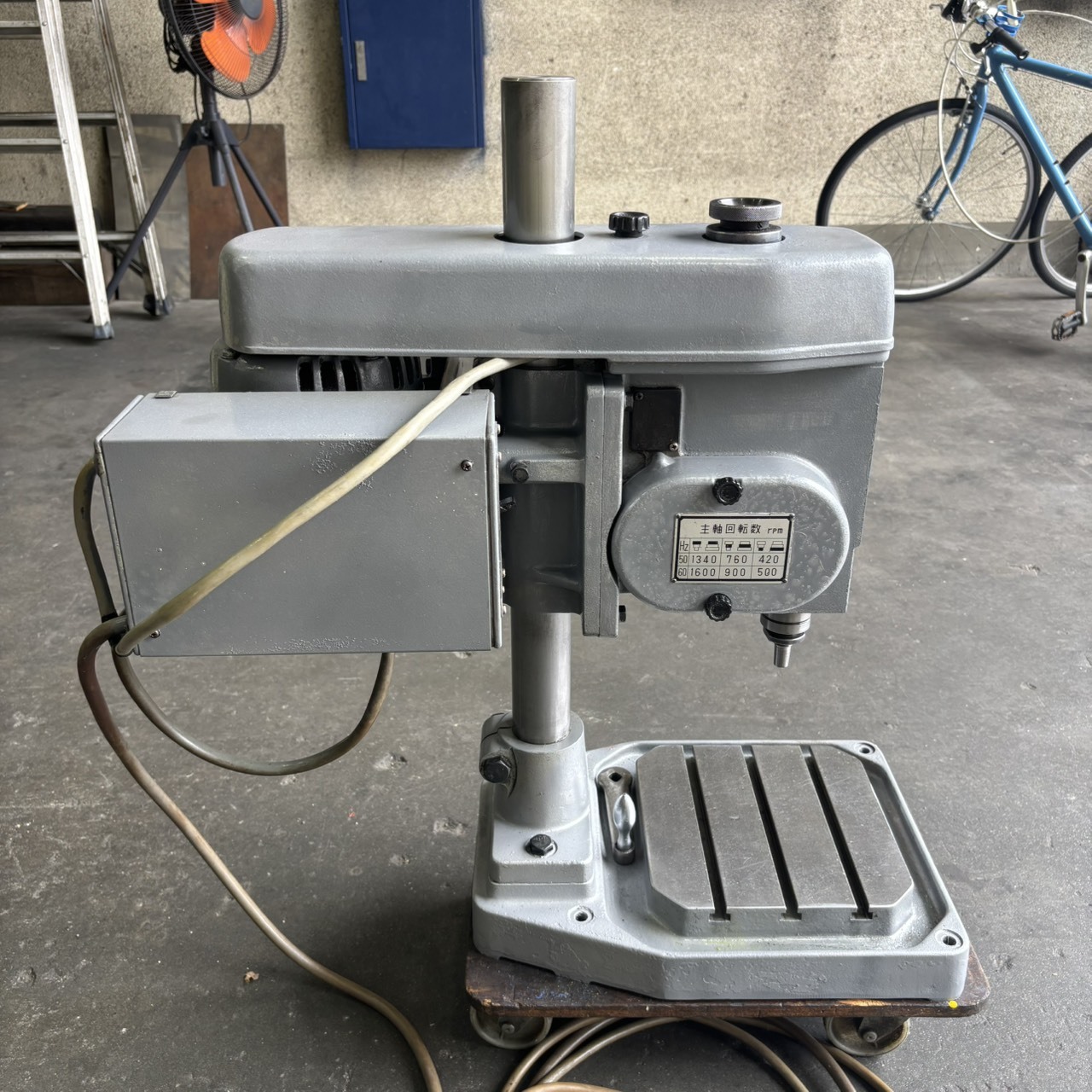 ブラザー工業 タッピングマシン BT1-203