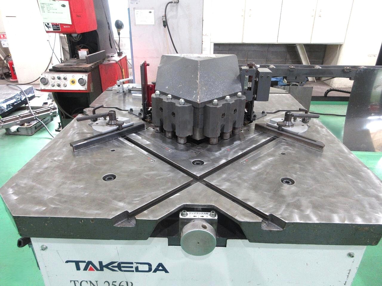 タケダ機械 コーナーシャー TCN-256B