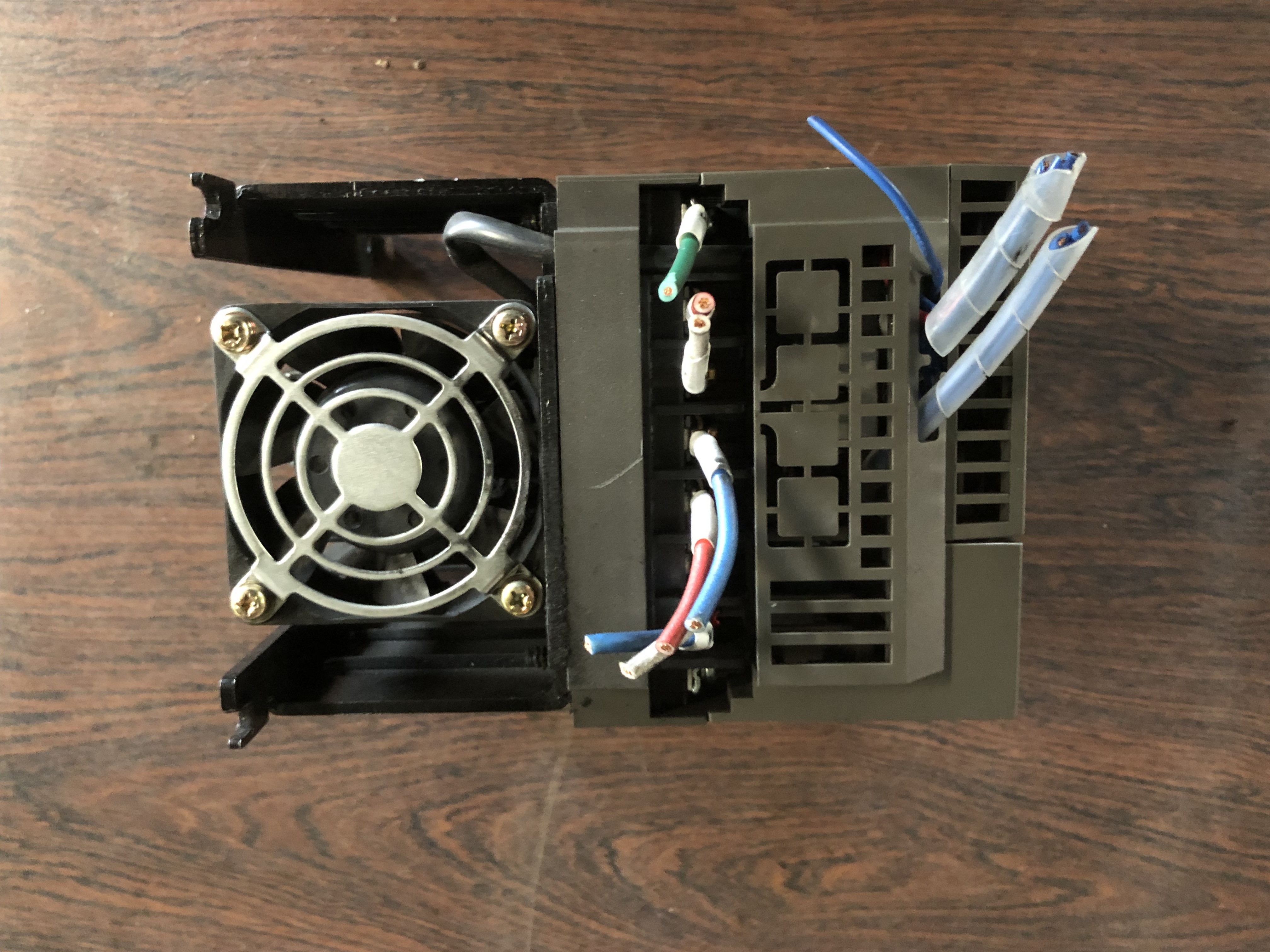 富士電機/FUJI ELECTRIC   インバーターINVERTER FVR1.5E11S-2(FVR.E11)