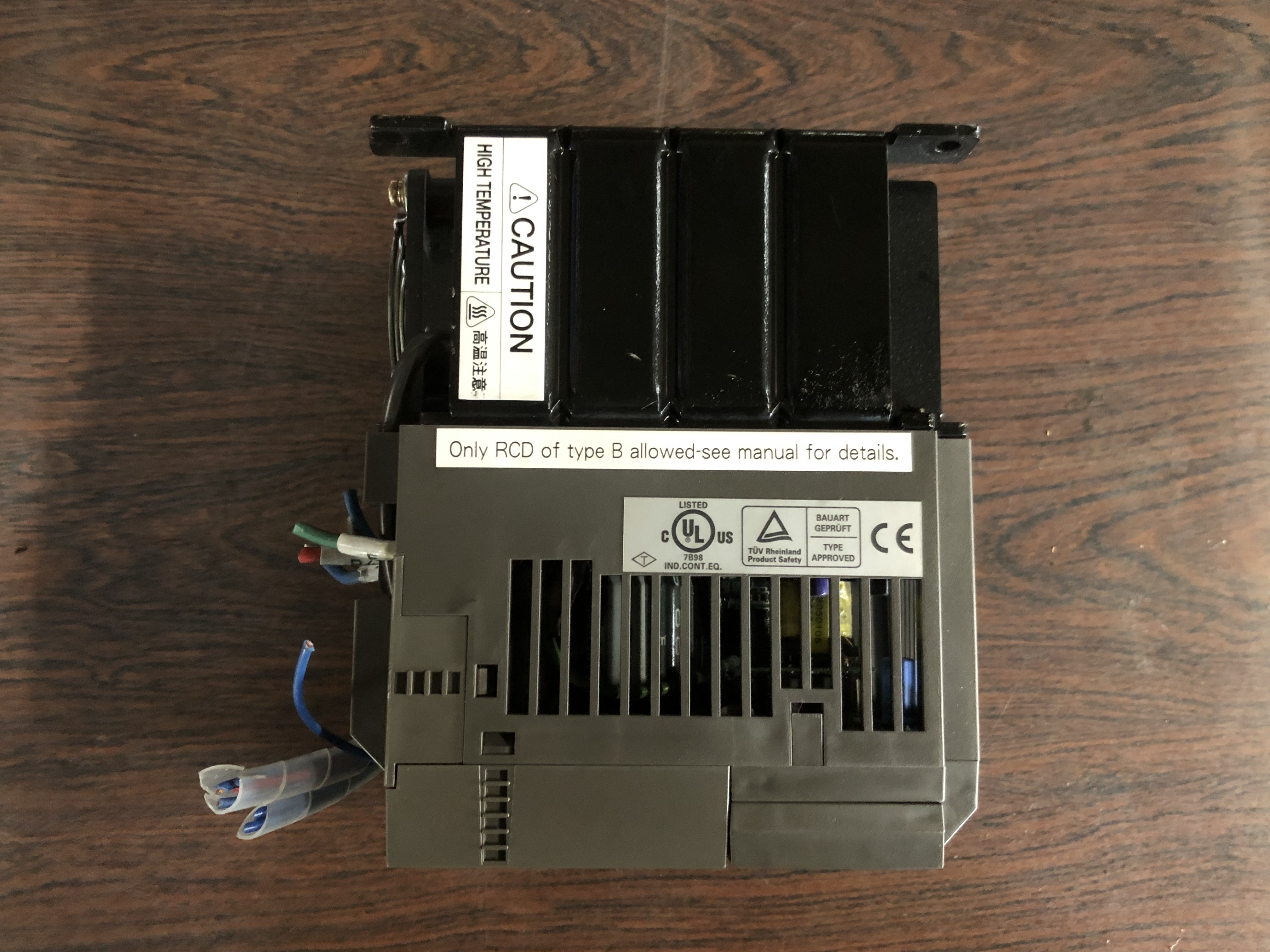 富士電機/FUJI ELECTRIC   インバーターINVERTER FVR1.5E11S-2(FVR.E11)