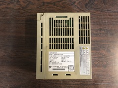 安川電機 YASKAWA サーボパックSERVOPACK SGDM-04AC-SD2A