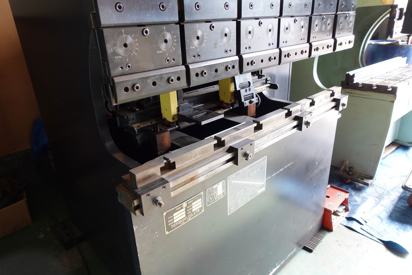 東洋工機 ハイフッドプレスブレーキ HYB6013