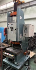 光栄製作所 25T油圧プレス KPH-25M