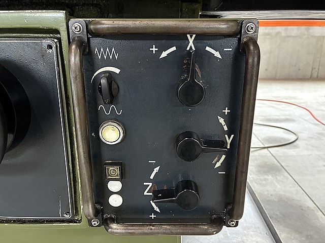 牧野フライス製作所 NC立フライス AEV5-85