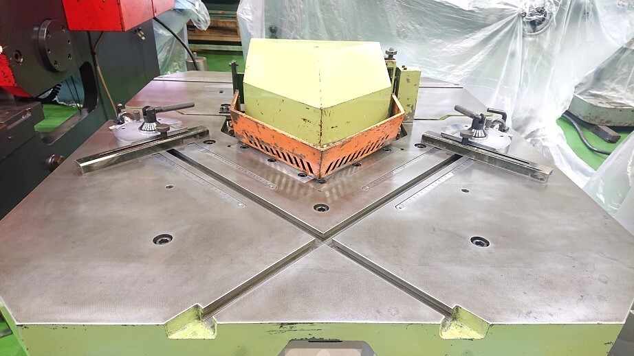 タケダ機械 コーナーシャー TCN-253
