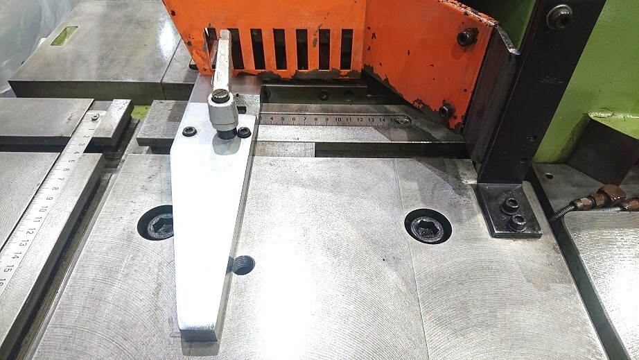 タケダ機械 コーナーシャー TCN-253