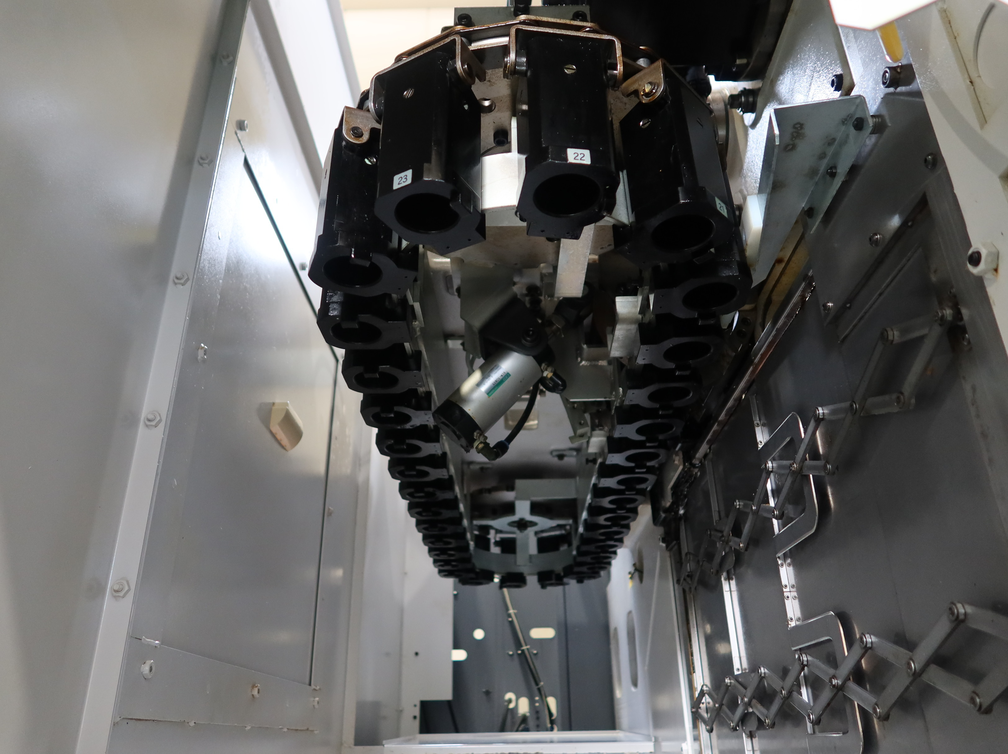 オークマ 立型マシニングセンター MB-56VA
