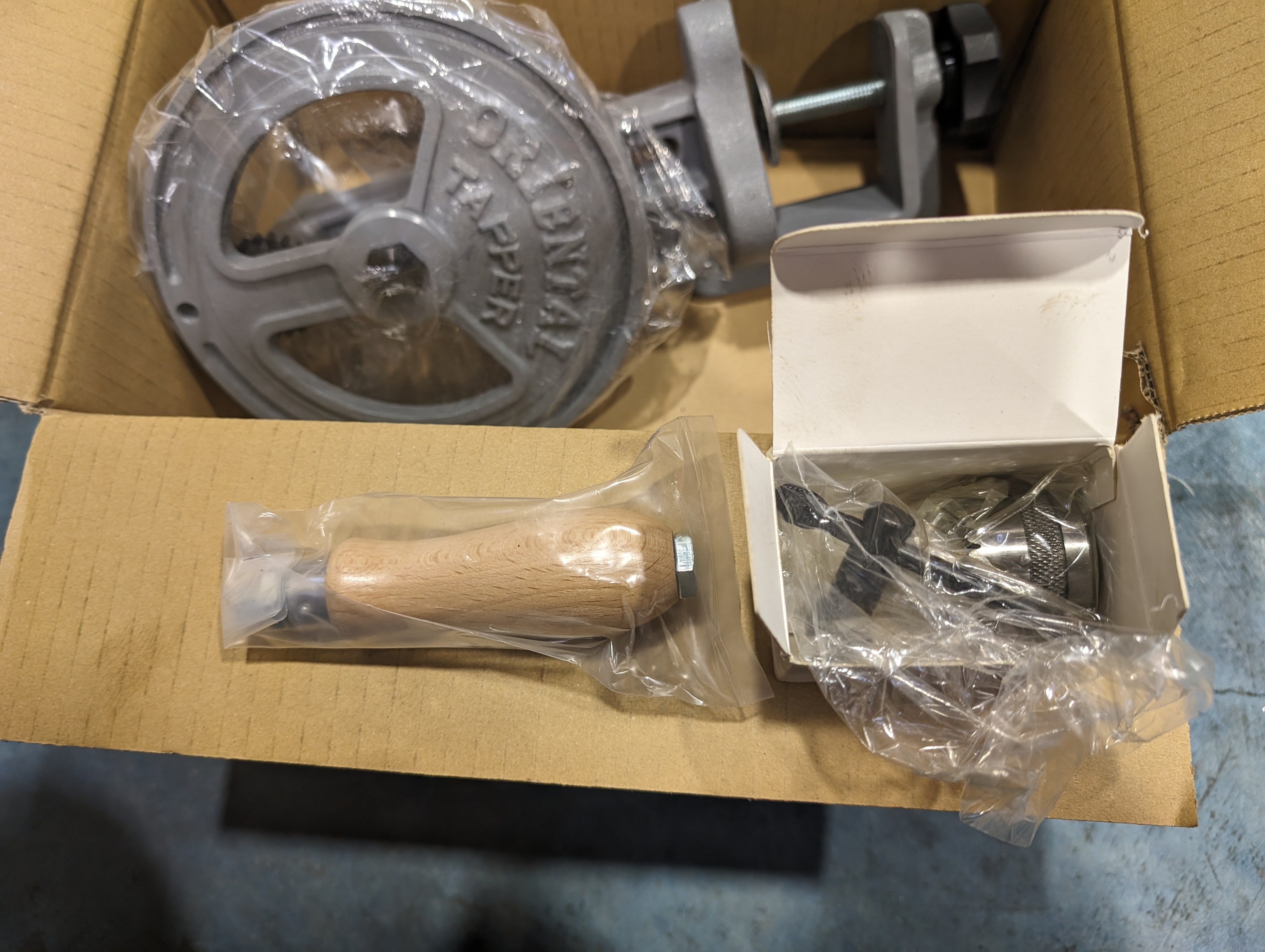 東洋工具 手廻しタッパー(未使用品) HT-2