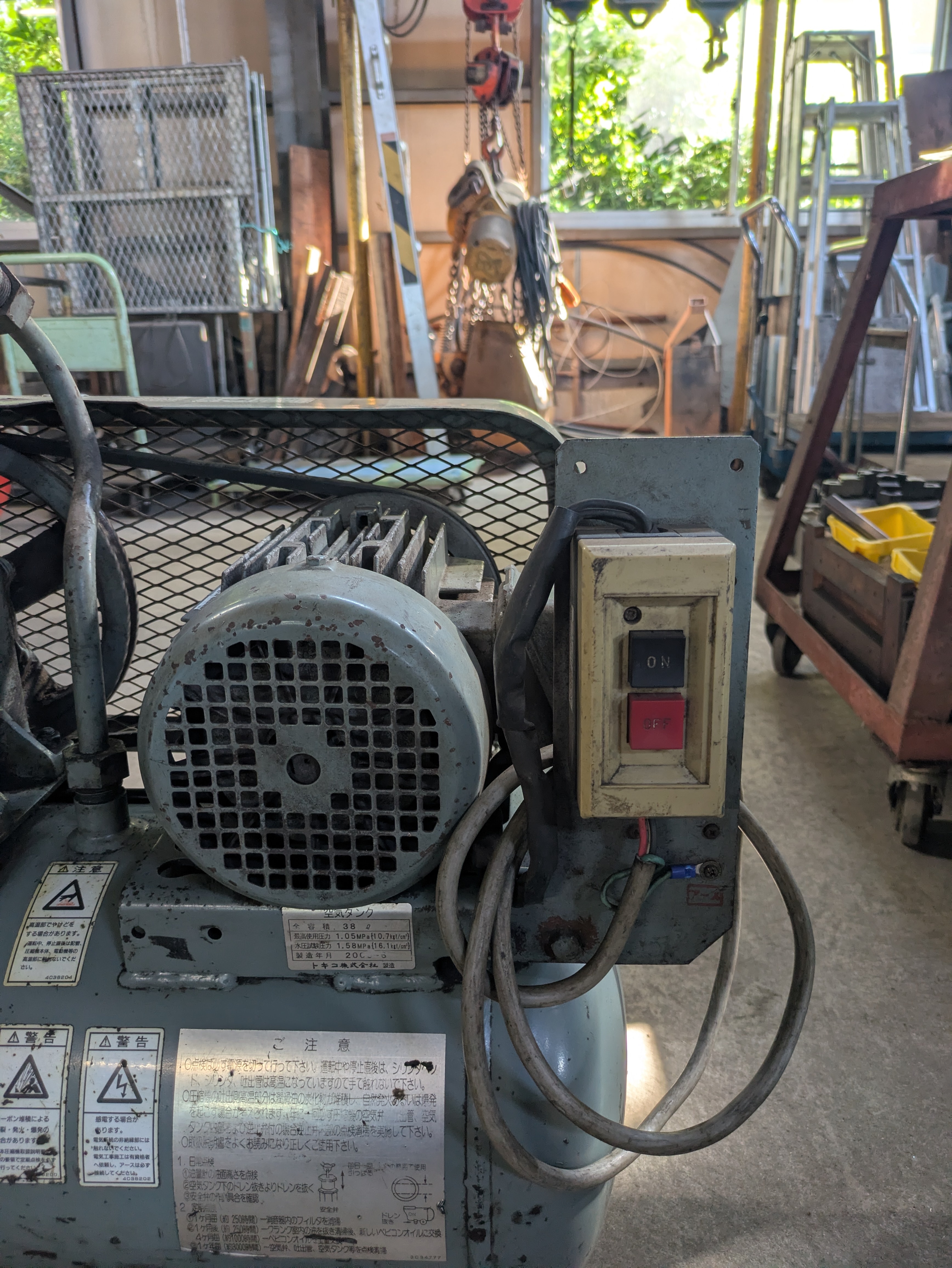 日立 エアーコンプレッサー 0.75P－9.5V