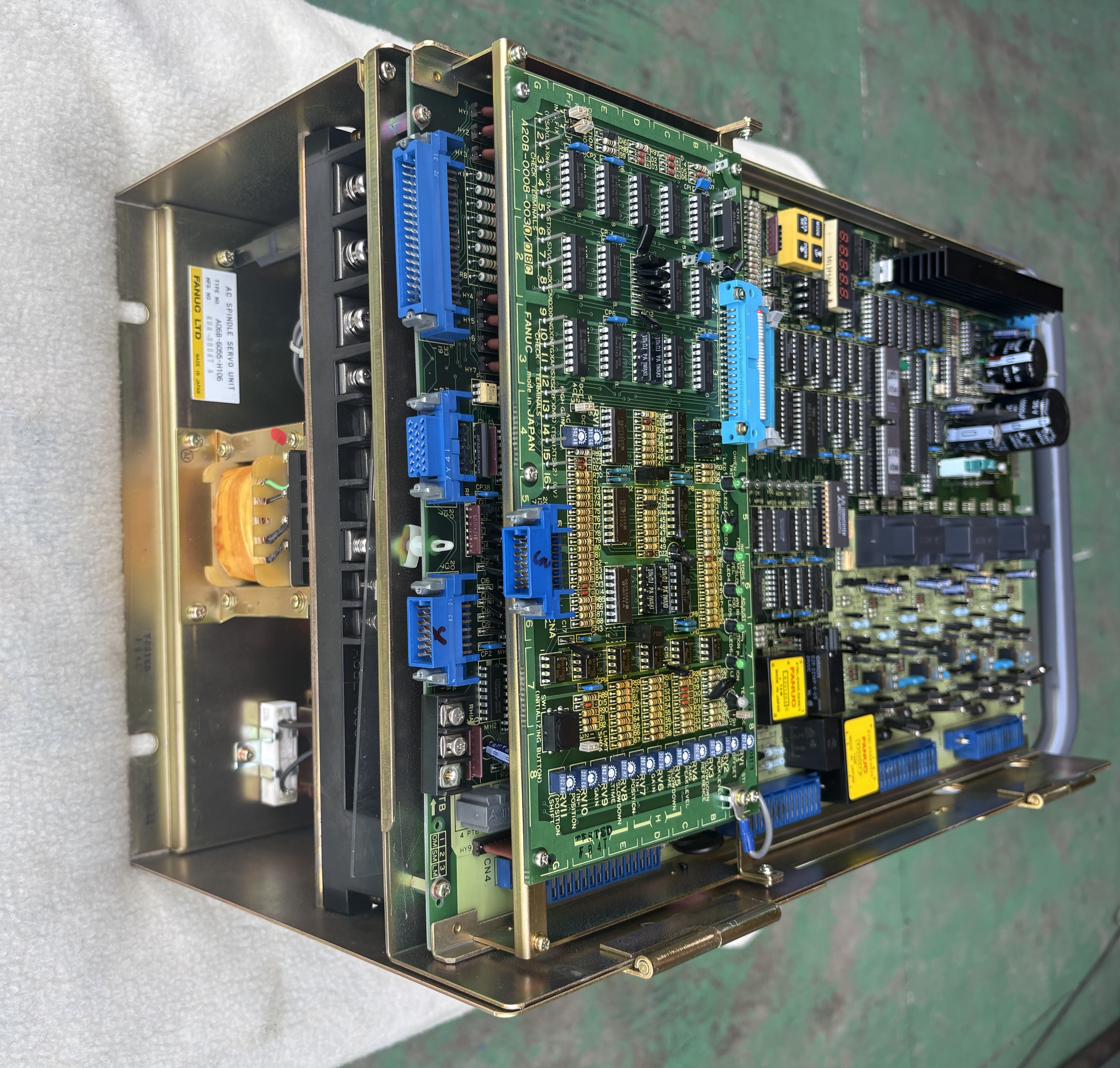 FANUC AC スピンドルサーボユニット A06B-6055-H106