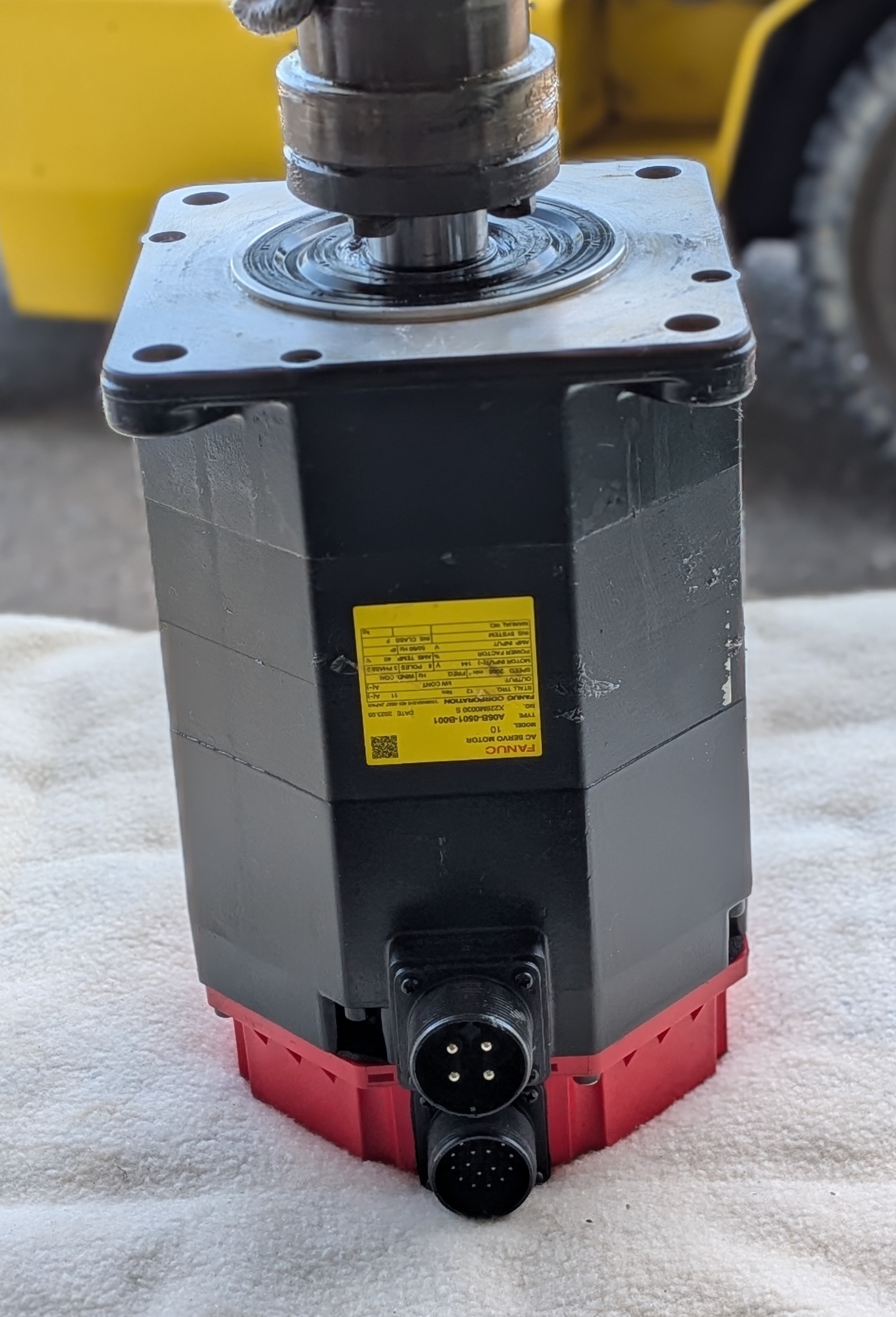 FANUC ACサーボモーター A06B-0501-B001