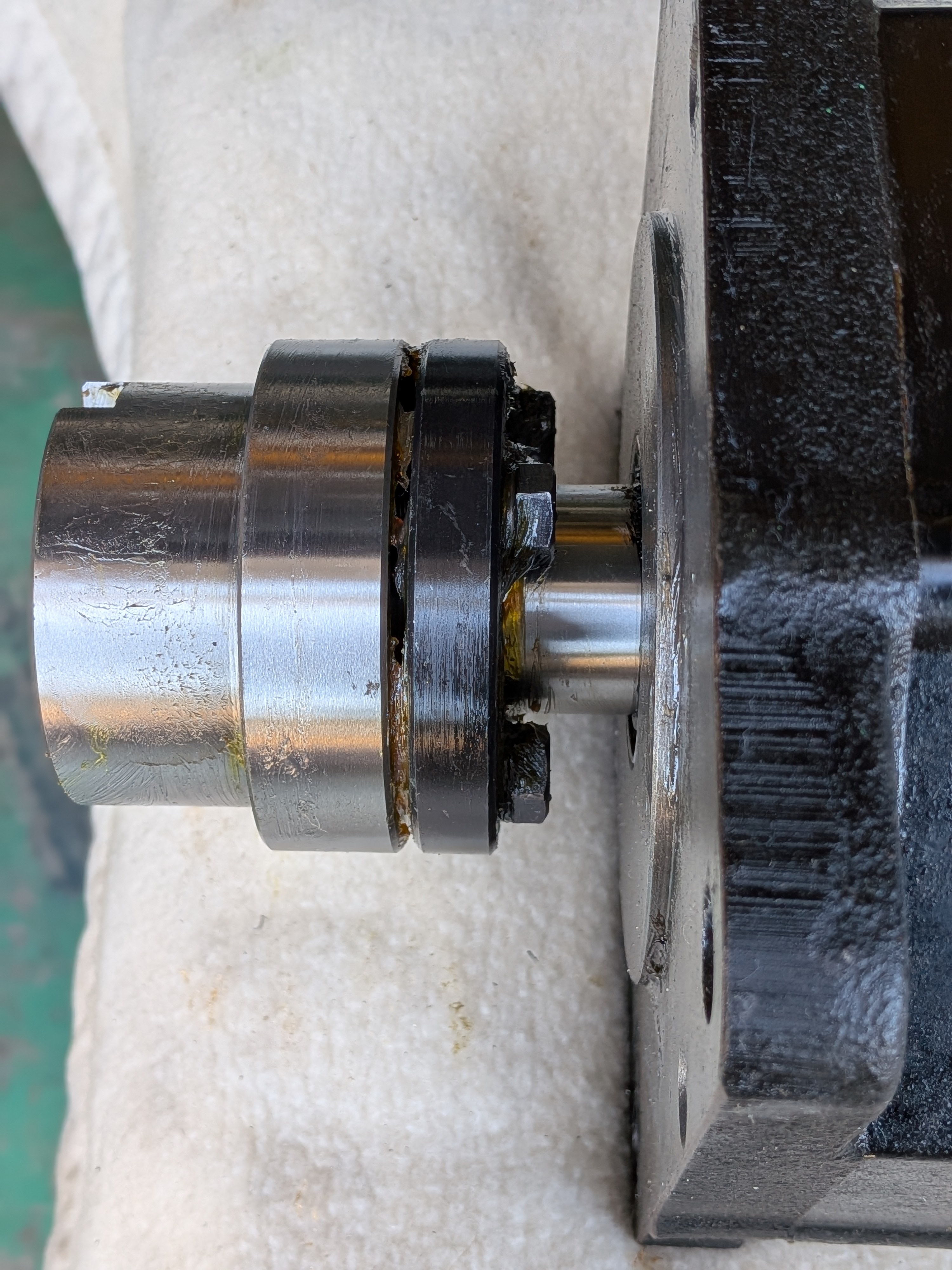 FANUC ACサーボモーター A06B-0501-B202