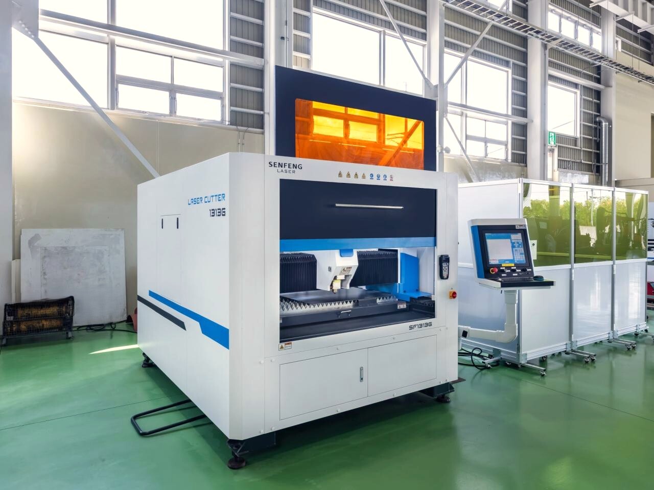 SENFENG LASER ファイバーレーザー加工機 SF1313G