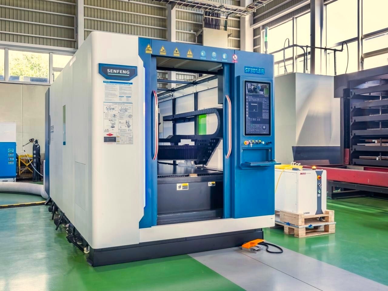 SENFENG LASER ファイバーレーザー加工機 SF3015H4