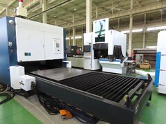 SENFENG LASER ファイバーレーザー加工機 SF3015H4