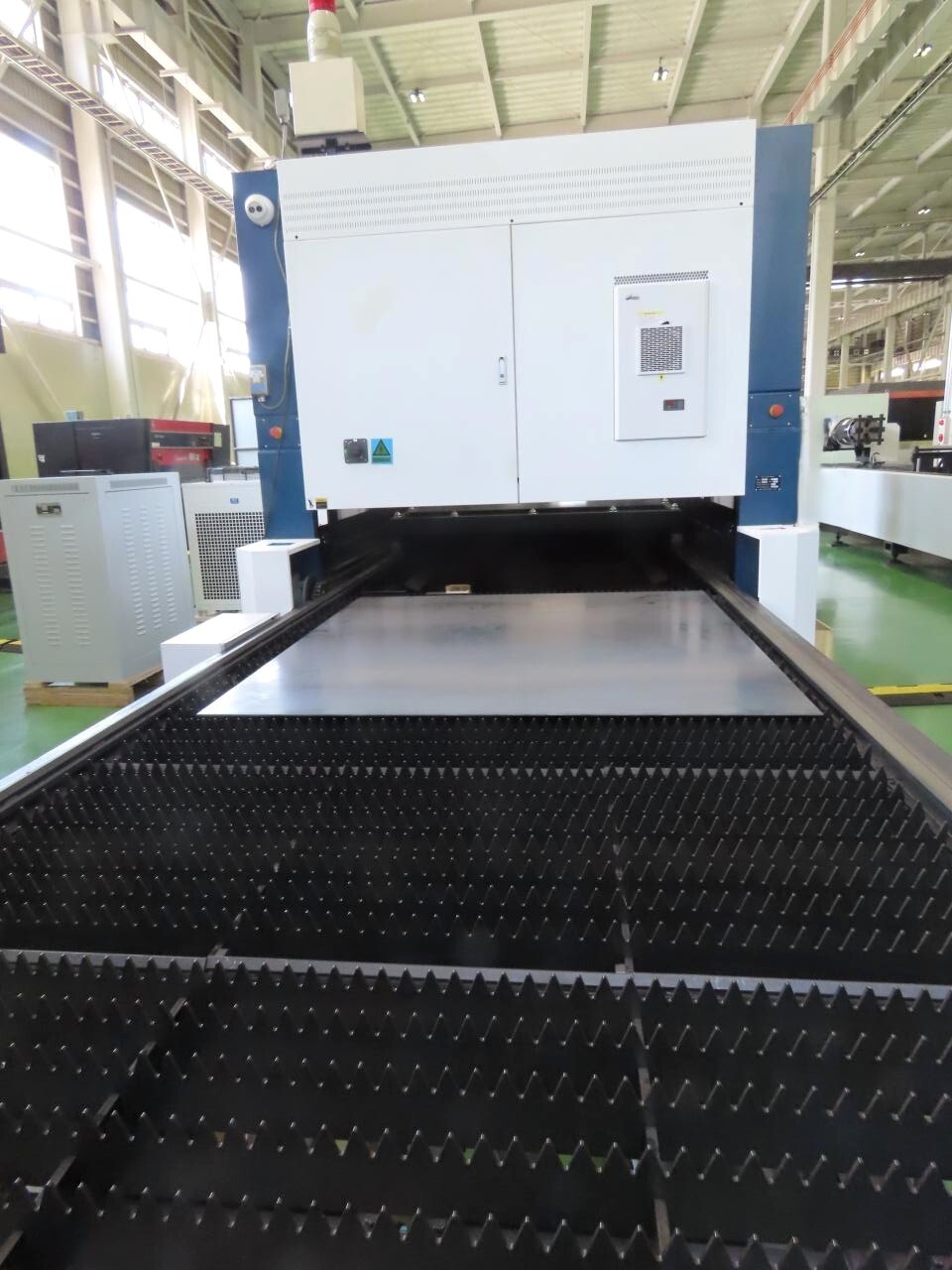 SENFENG LASER ファイバーレーザー加工機 SF3015H4