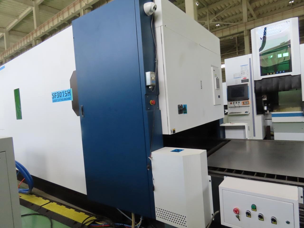 SENFENG LASER ファイバーレーザー加工機 SF3015H4