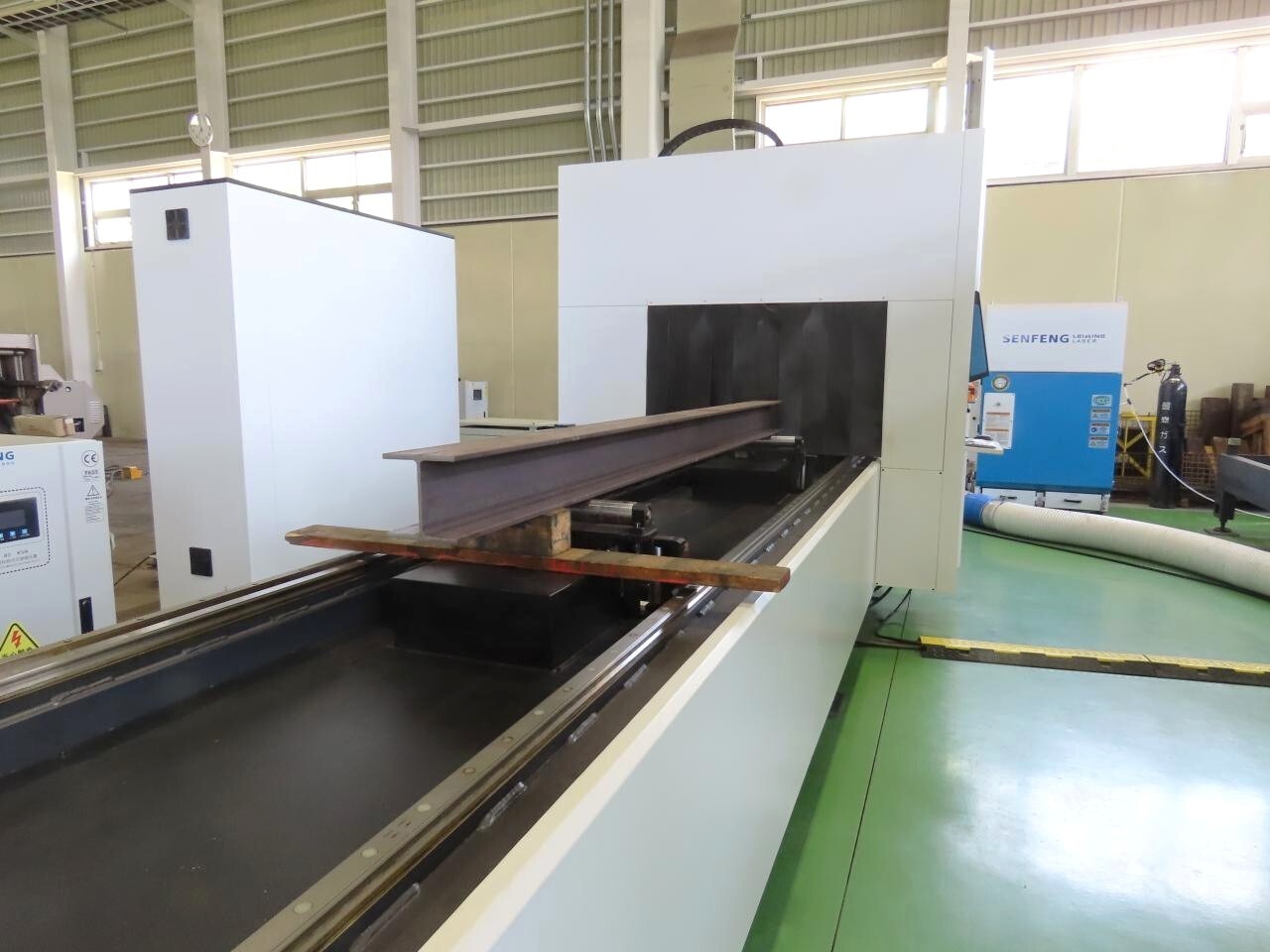 SENFENG LASER パイプレーザー切断機 SF6035GT