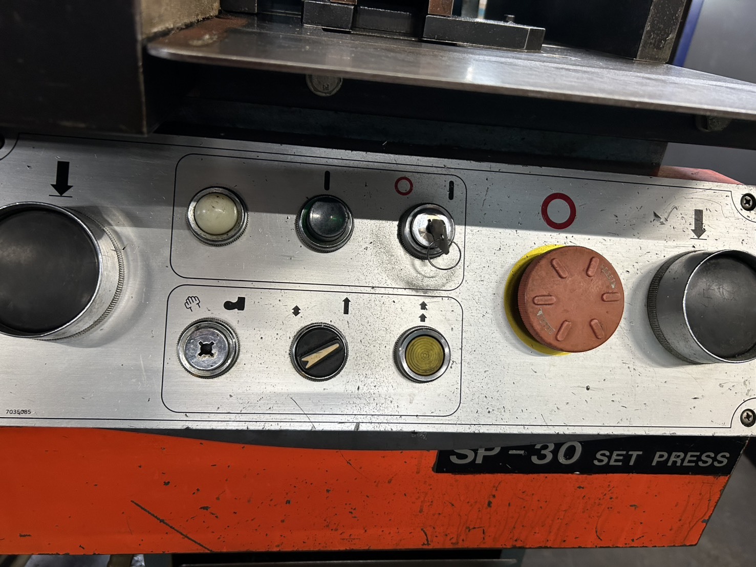 アマダ 30tセットプレス SP-30