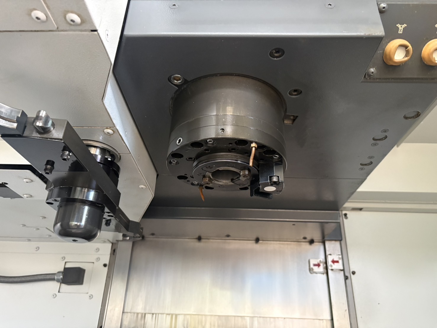 森精機 BT40立型マシニングセンタ NV5000α1B/40